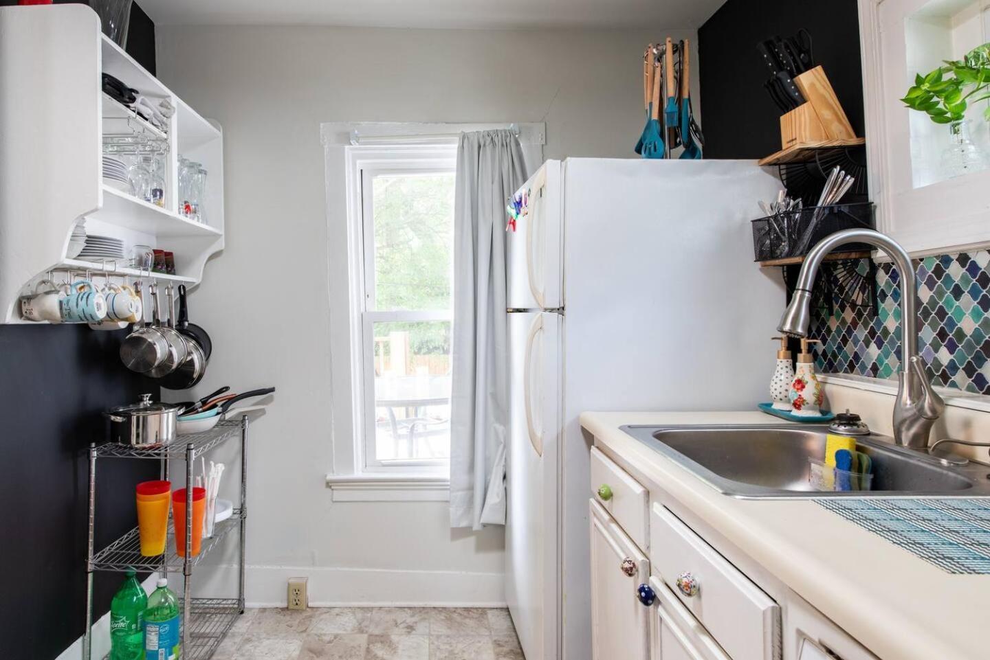 Charming In Bustling Clifton & Crescent Hill Apartment *
